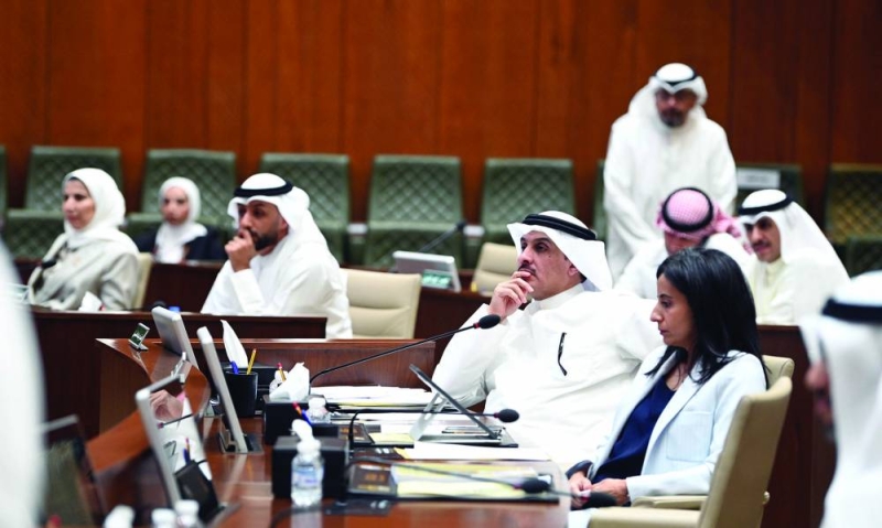 شريفة الشلفان وعبدالله العنزي وعبداللطيف الدعي وعلياء الفارسي