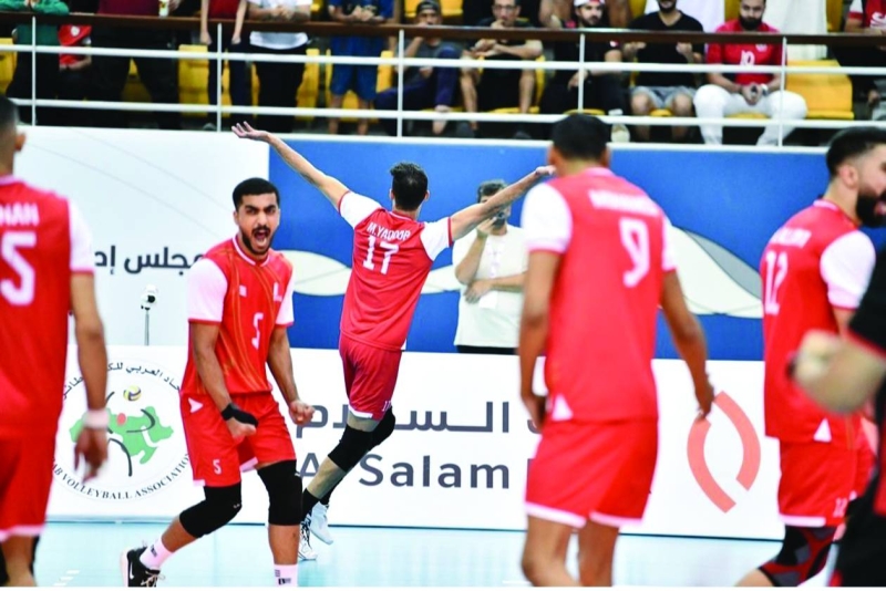 فرحة لاعبي المنتخب البحريني للكرة الطائرة باللقب 