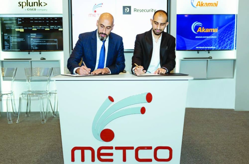 


جانب من توقيع اتفاقية الشراكة 