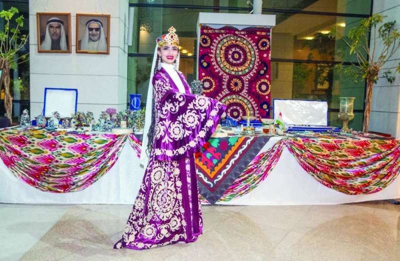 اللباس التقليدي الطاجيكي	