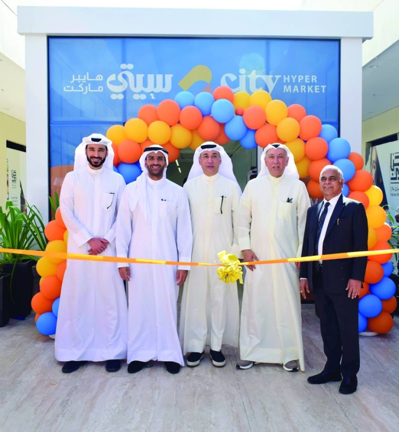 


من حفل افتتاح فرع الأحمدي 