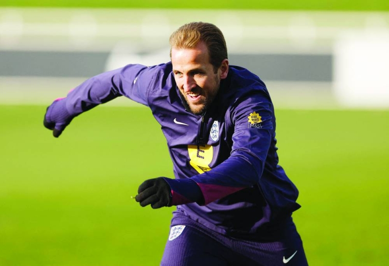 هاري كاين خلال تدريبات منتخب إنكلترا (رويترز)