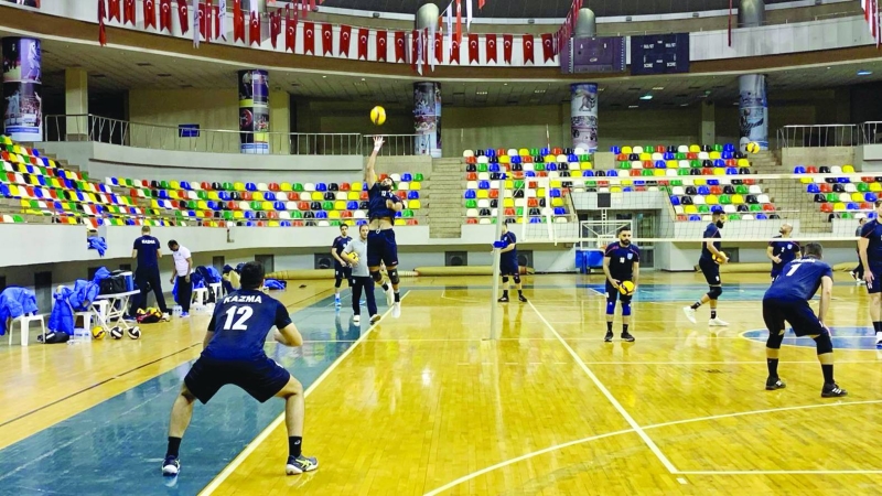 «طائرة» نادي كاظمة