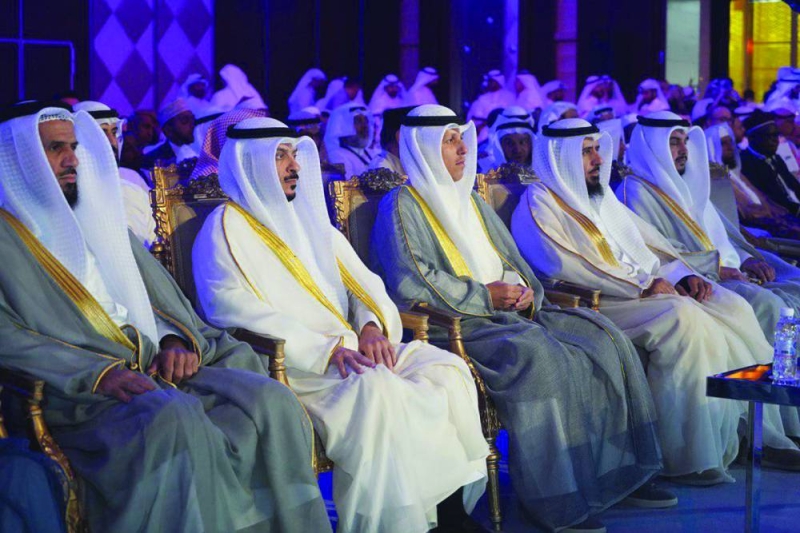 وزير وقياديو «الأوقاف» في مقدم الحضور