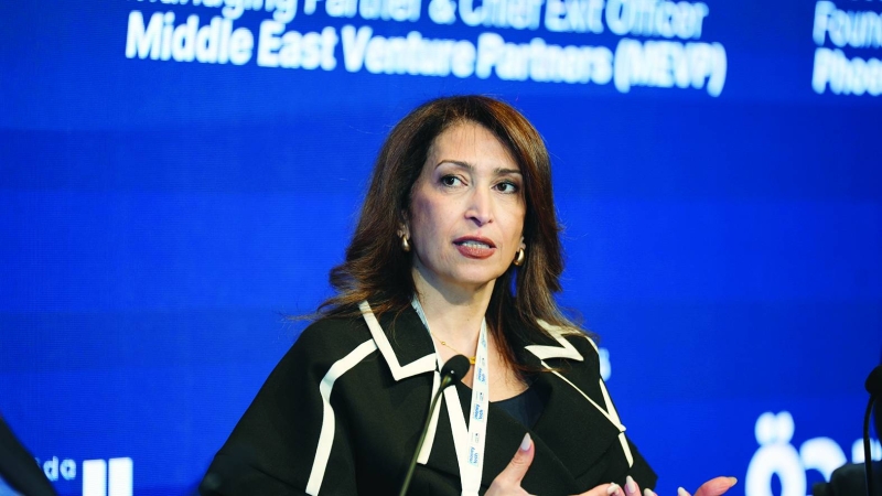 رشا عثمان متحدثة في الحلقة النقاشية