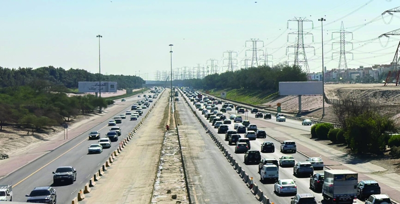 


إغلاق حارات لصيانة الفواصل الأسمنتية 