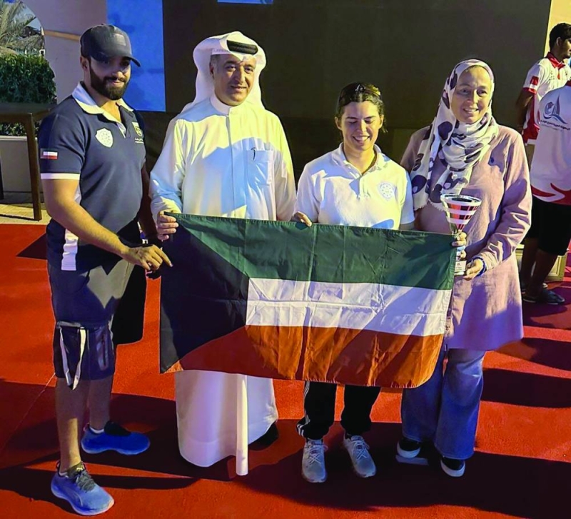 شاه تتوسط ادارة النادي