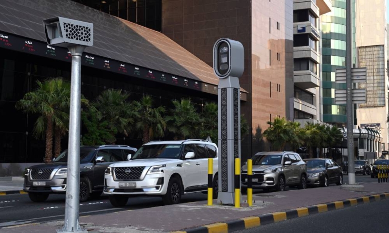 الكاميرات المرورية بالذكاء الاصطناعي تضبط حركة المرور (تصوير نايف العقلة)