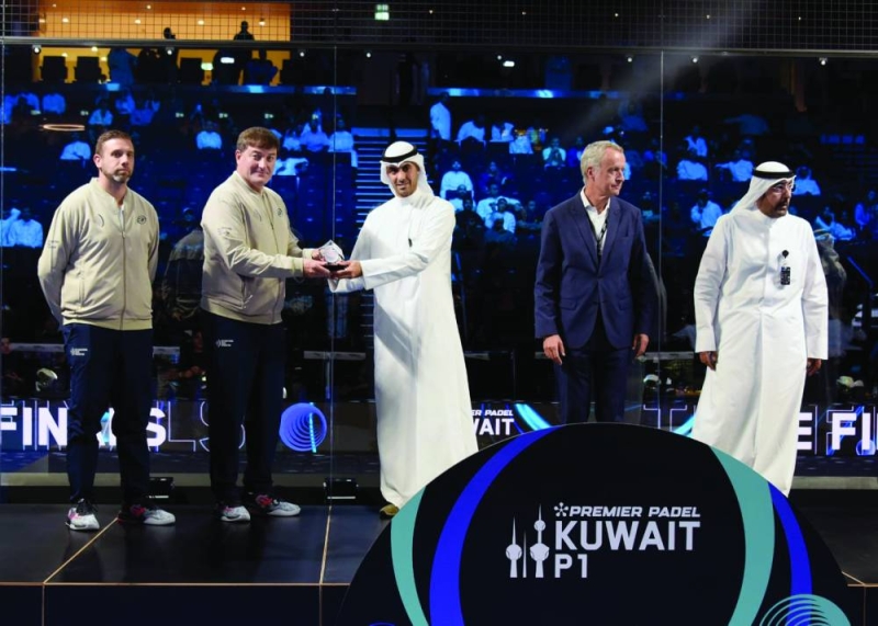 


جانب من تكريم أعضاء اللجان 