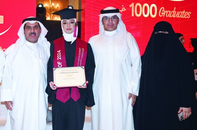 فرحة عائلية بالتخرّج