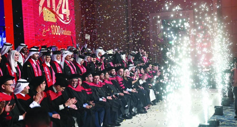 المكرّمون في يوم تخرّجهم (تصوير نايف العقلة)