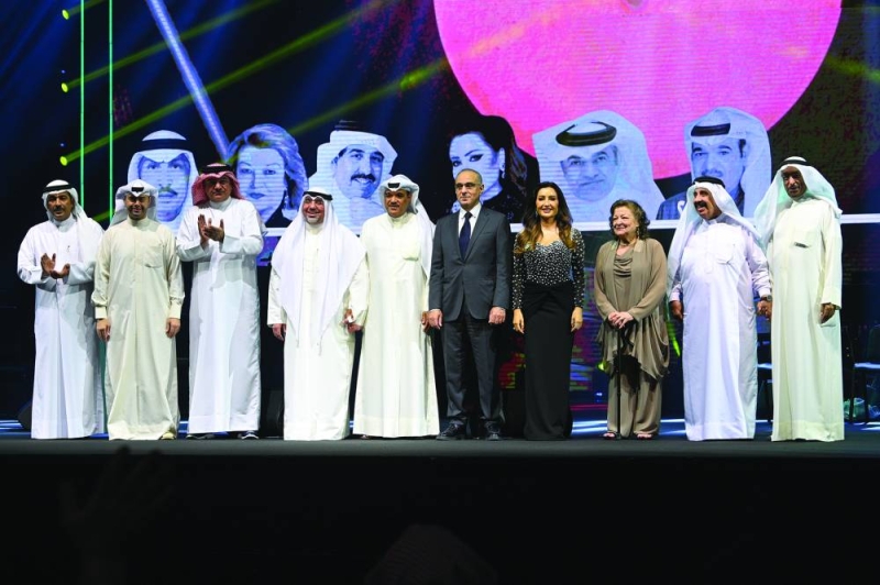 المكرمون في لقطة جماعية (تصوير سعود سالم)