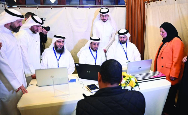 لجنة التحكيم خلال اختبار أحد المتسابقين (تصوير نايف العقلة)