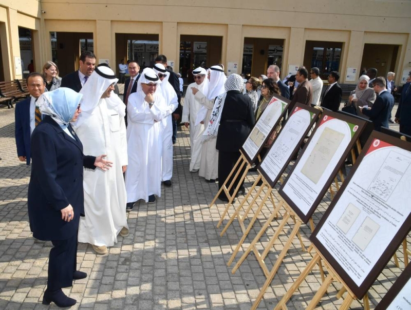 جانب من معرض الوثائق والمواد الإعلامية للعلاقات الكويتية - التركية 