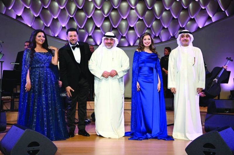 


الزامل يتوسط إيمان عبدالغني وفرح الموجي وأيوب خضر ومحمد الموجي 