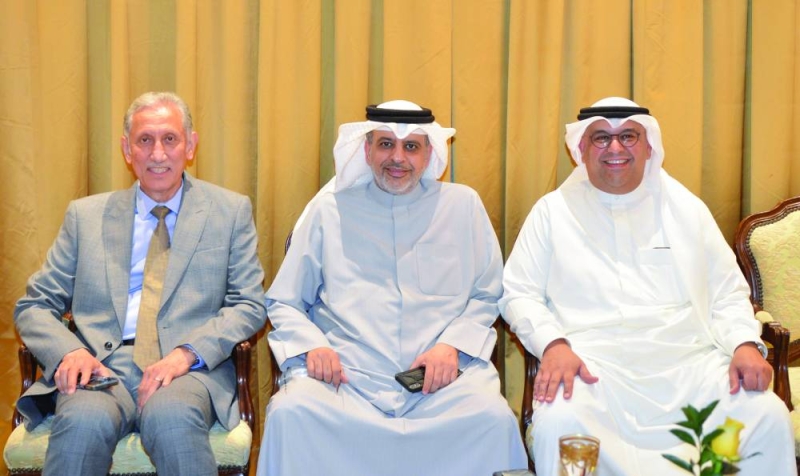 


سعود المنصور وماضي الخميس وطالب الرفاعي 