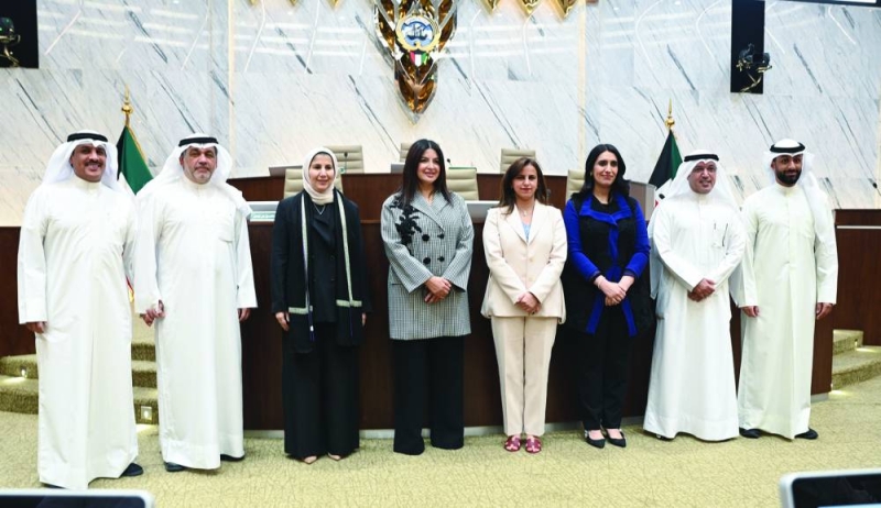 منال العصفور مُتوسّطة بعض أعضاء المجلس البلدي