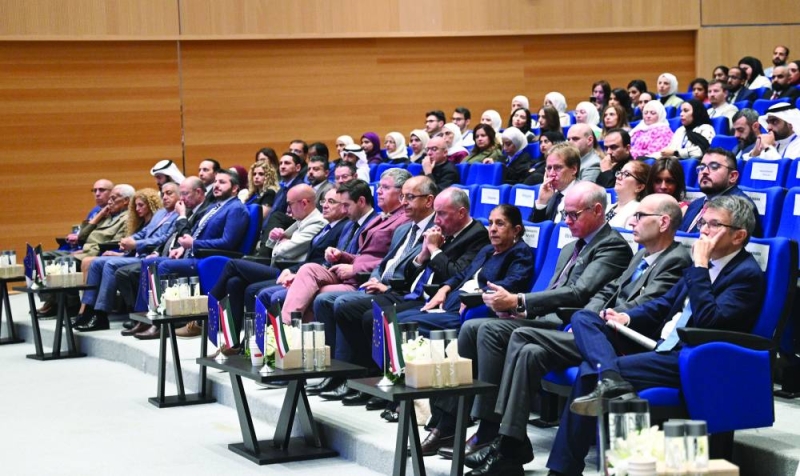 جانب من الحضور 