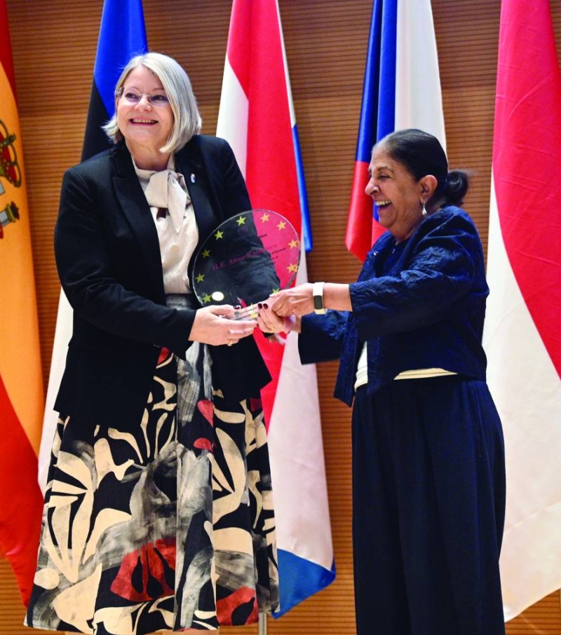 السفيرة نبيلة الملا تكرم سفيرة الاتحاد الأوروبي 