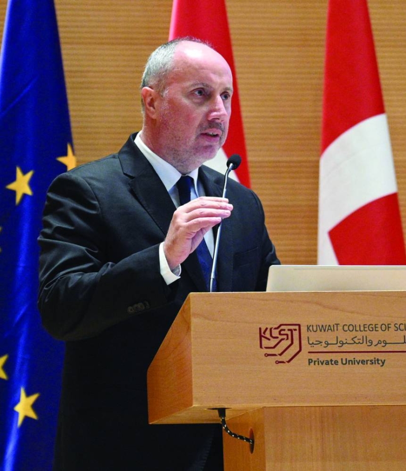 السفير الهنغاري 