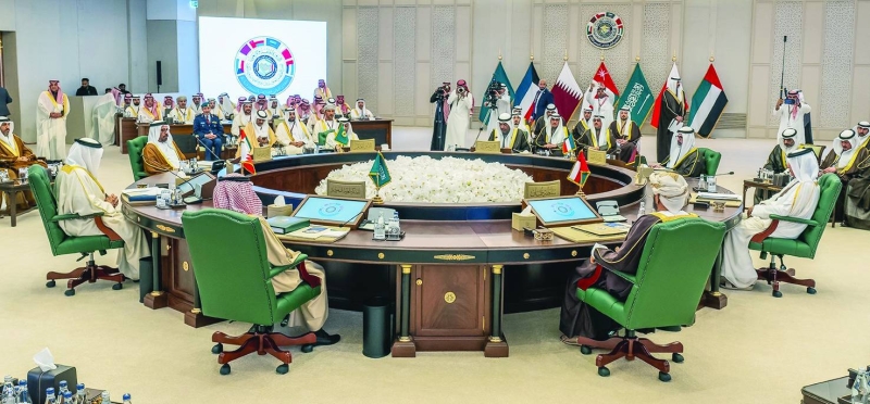 صورة جماعية لوزير الخارجية الكويتي عبدالله اليحيا وأصحاب السمو والمعالي والسعادة رؤساء وفود دول مجلس التعاون لدول الخليج العربية المشاركة في الاجتماع