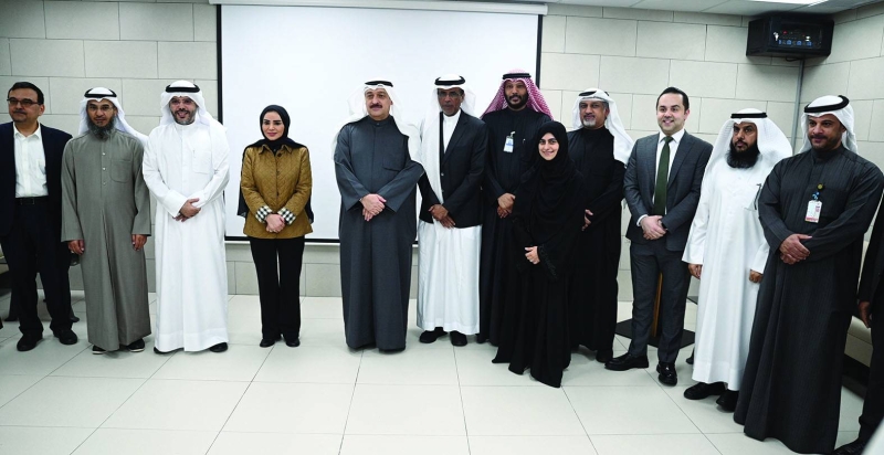 وزيرا الصحة والشؤون يتوسطان المشاركين في الافتتاح