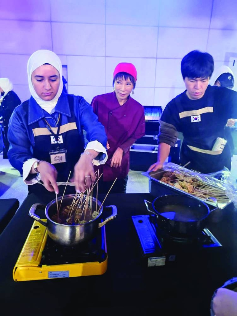 


من تحضير الأطباق

 