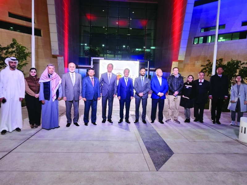 صورة جماعية لبعض الحضور