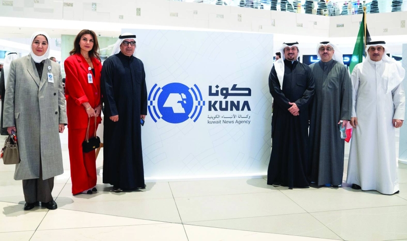 


عدد من ممثلي وكالات الأنباء الخليجية في المعرض 