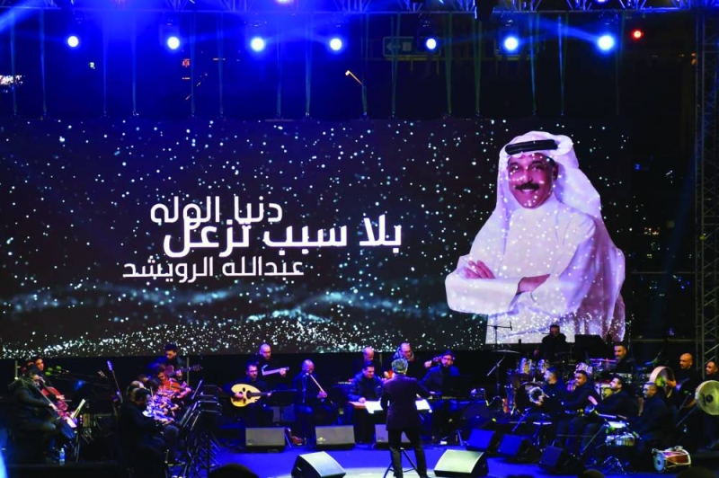 


«الجمهور يغني» في «الشهيد» 
(تصوير سعود سالم) 