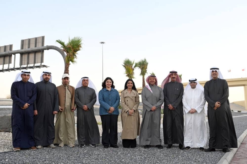 بوشهري والمشعان والعذبي والجابر وتقي في لقطة جماعية على هامش الافتتاح (تصوير نايف العقلة)