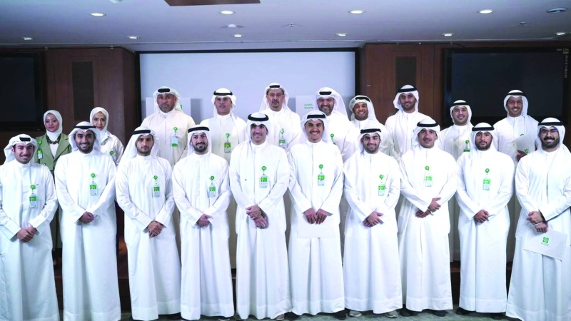 زياد العمر ومسؤولو الموارد البشرية في بيتك مع كوكبة من خريجي «فرصة بزنس»