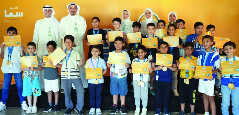 زياد العمر وفريق «بيتك» وفريق «سما» في تكريم متدربي برنامج «العربية لغتي»