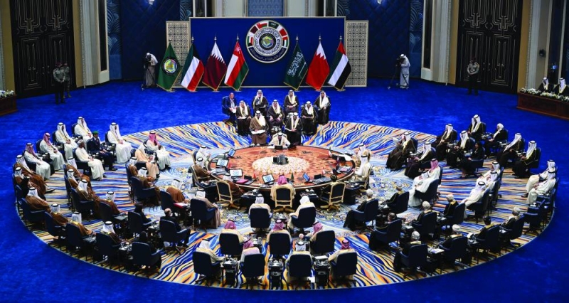 لقطة عامة من القمة 