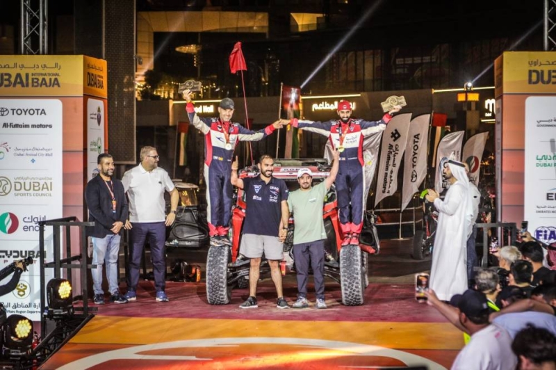 فرحة المتسابق الكويتي مشاري الظفيري بتتويجه المركز الثاني في البطولة