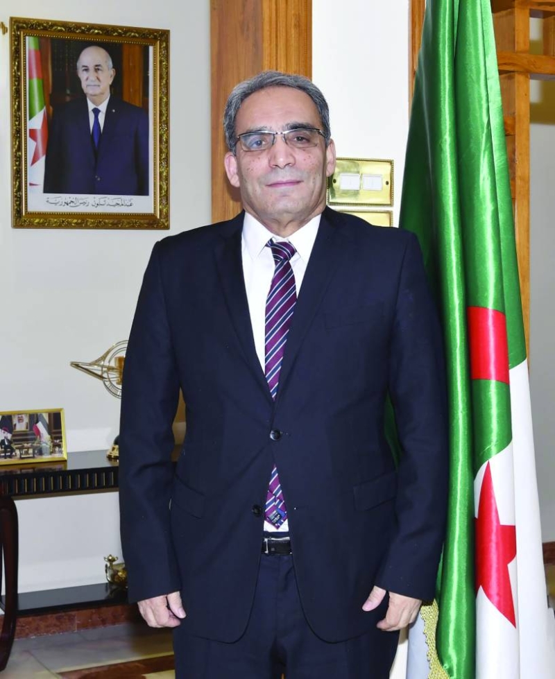 


السفير عبدالقادر الحسني 