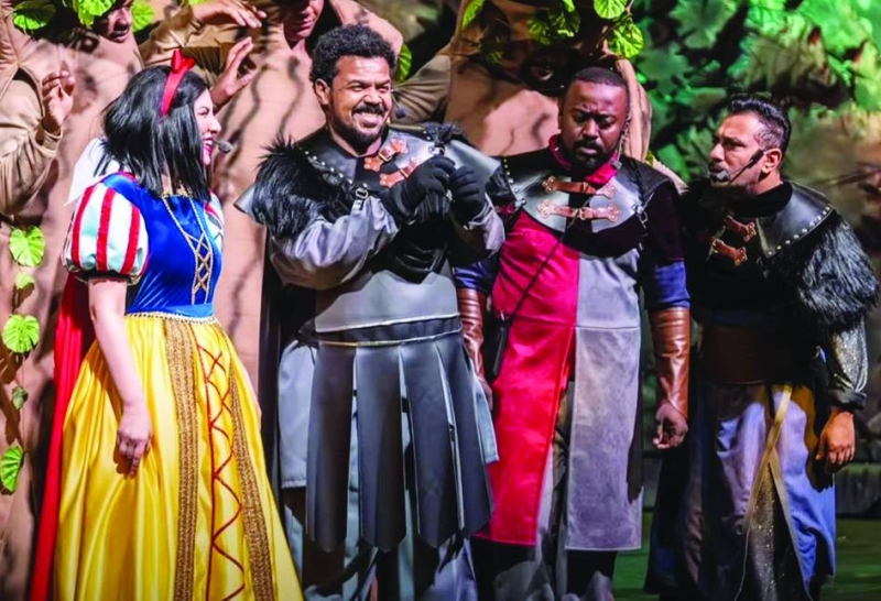 


من «الأقزام السبعة» 