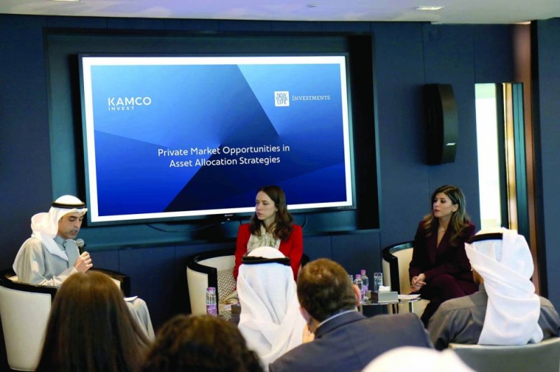 


العثمان وجودوين والشايع خلال الندوة 