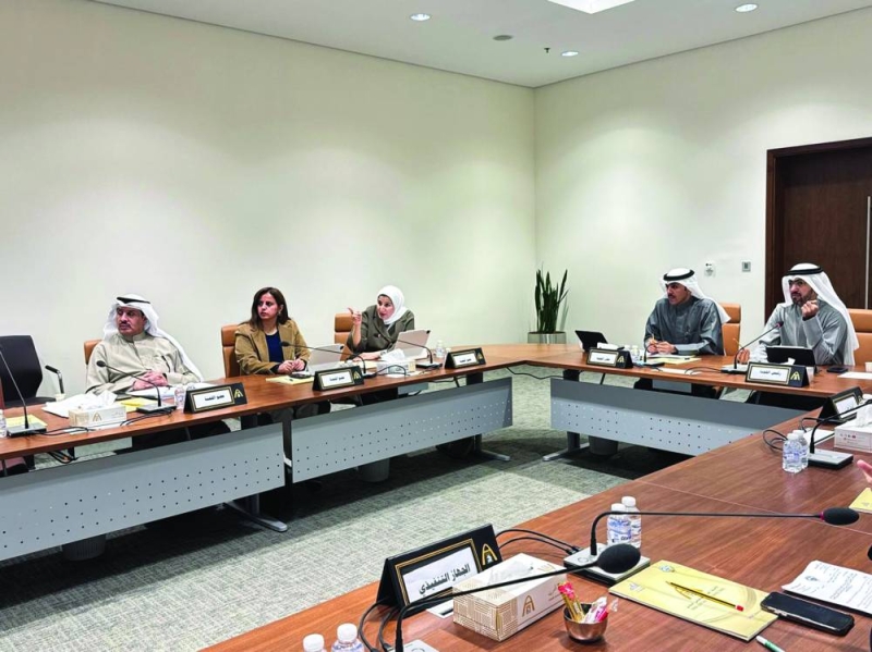 جانب من اجتماع لجنة الفروانية في المجلس البلدي