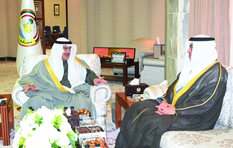 الحبشي مستقبلاً السفير النيادي