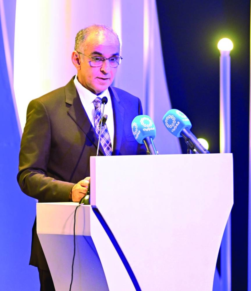 


الجسّار متحدثاً 