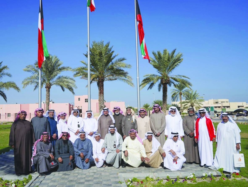 


لقطة جماعية لوفد نادي «عبدالرحمن كانو» البحريني خلال الزيارة 