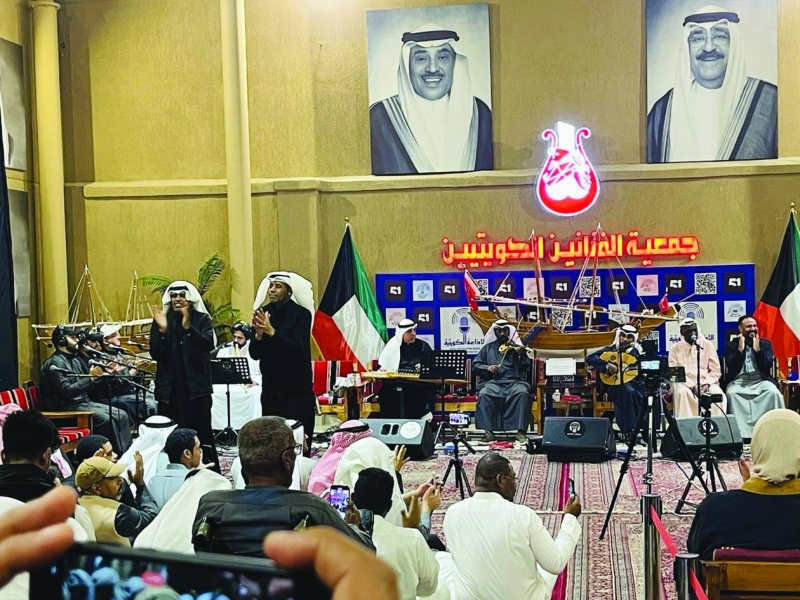 تفاعل الجمهور مع الأغاني الشعبية