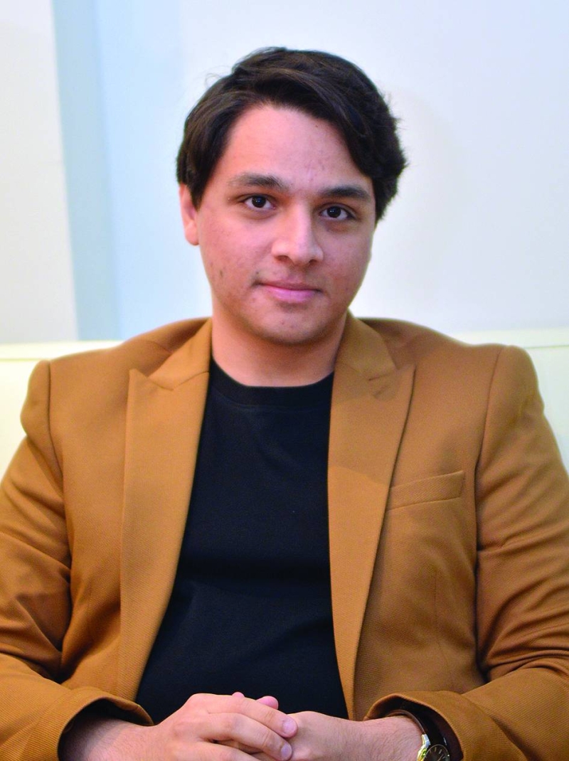 


علي أبوالملح 