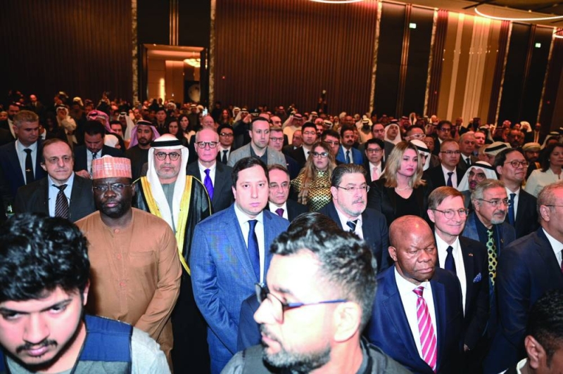 حضور دبلوماسي وشعبي كبير