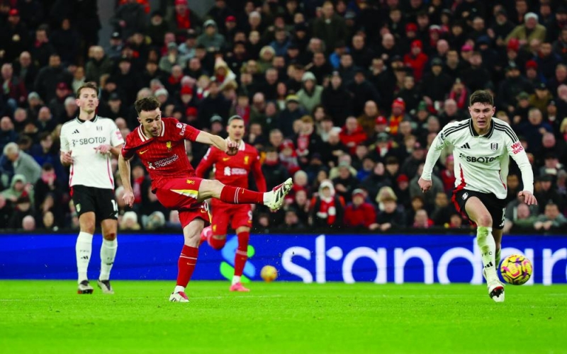 


ديوغو جوتا مسجلاً هدفه في مرمى فولهام	 (رويترز) 