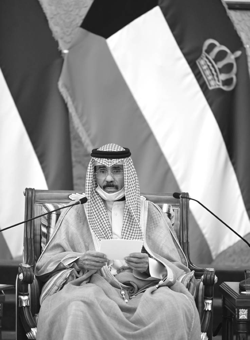 سموه يلقي كلمته أثناء زيارته مبنى وزارة الداخلية 