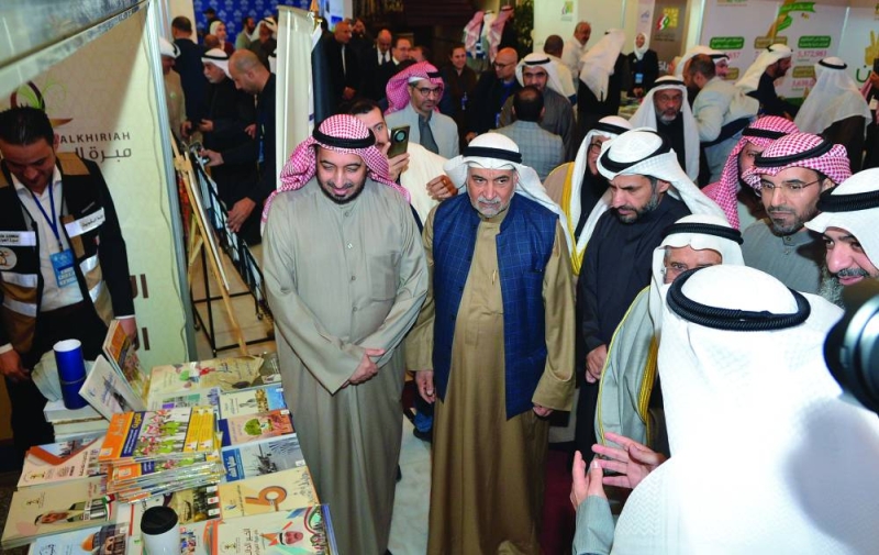 جولة في المعرض المصاحب للملتقى