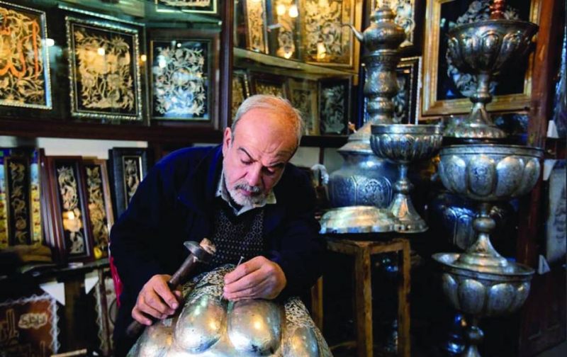 


النقش على النحاس 