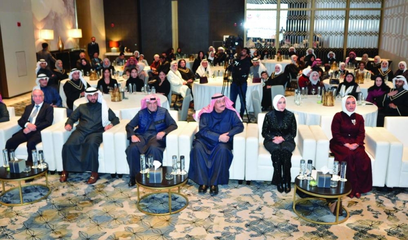 العوضي في مقدم الحضور في الاحتفالية 